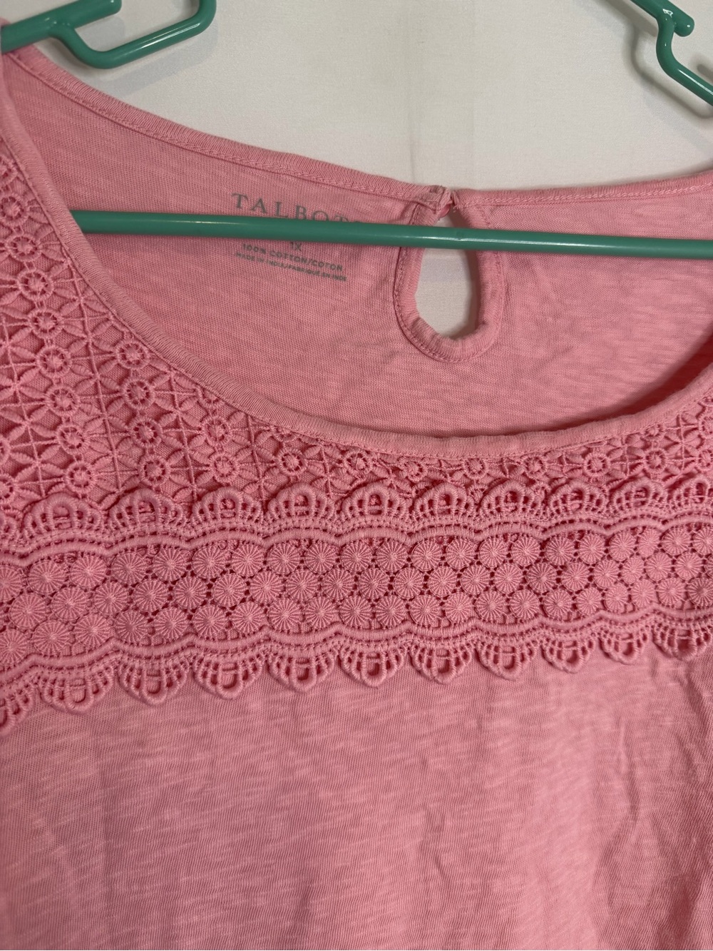 3/$20 Talbots Pink Crochet Yoke Scoop Neck Short Sleeve Shirt Size 1X - Picture 4 of 4